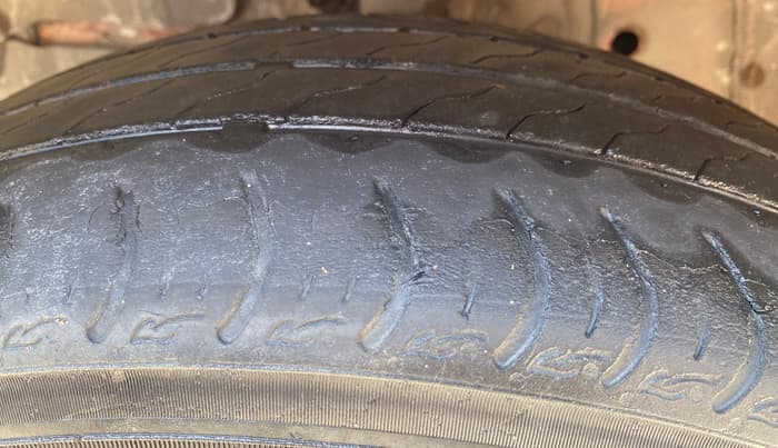 2015 Honda Jazz 1.2L I-VTEC V AT, Petrol, Automatic, 97,121 km, Left Front Tyre Tread