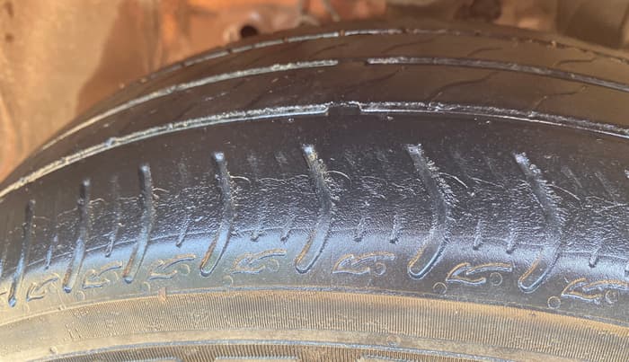 2015 Honda Jazz 1.2L I-VTEC V AT, Petrol, Automatic, 97,121 km, Right Front Tyre Tread