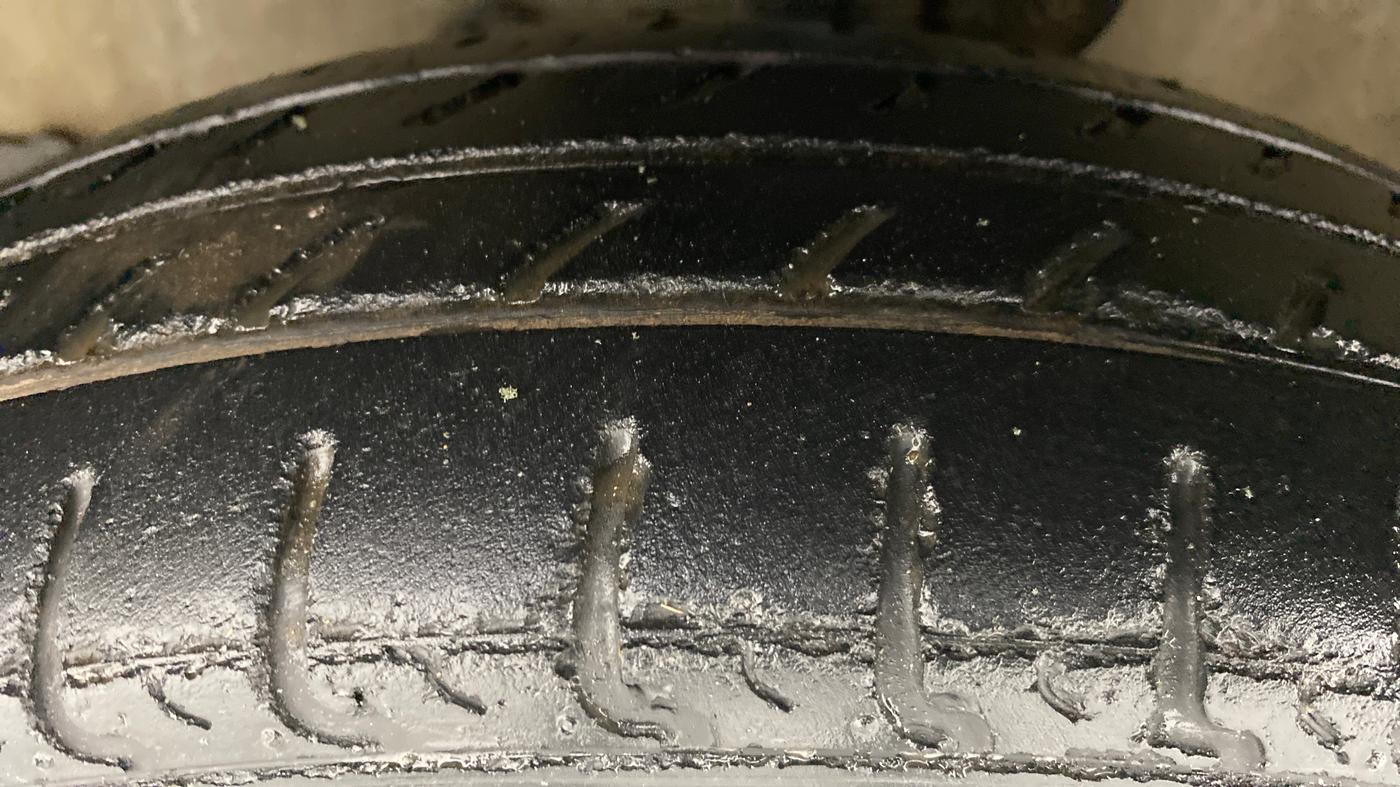 2012 Maruti A Star VXI ABS AT, Petrol, Automatic, 25,337 km, Left Front Tyre Tread