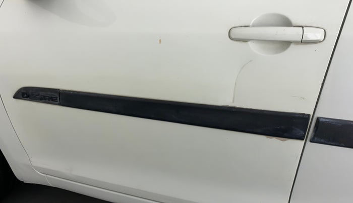 2013 Maruti Swift Dzire VXI, Petrol, Manual, 67,902 km, Front passenger door - Slightly dented