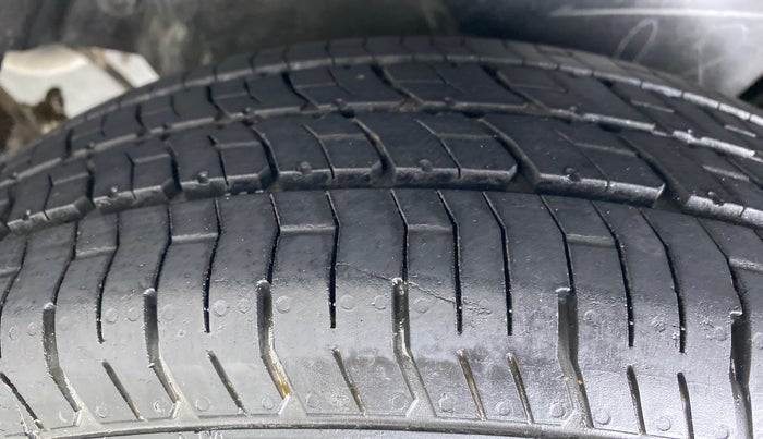 2013 Maruti Swift Dzire VXI, Petrol, Manual, 67,902 km, Left Rear Tyre Tread