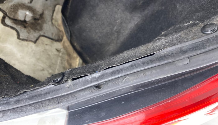 2013 Maruti Swift Dzire VXI, Petrol, Manual, 67,902 km, Dicky (Boot door) - Weather strip has minor damage