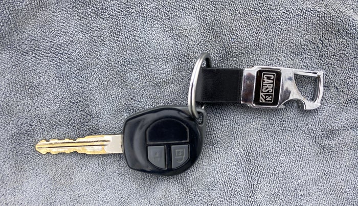 2013 Maruti Swift Dzire VXI, Petrol, Manual, 67,902 km, Key Close Up