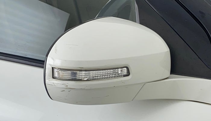 2013 Maruti Swift Dzire VXI, Petrol, Manual, 67,902 km, Right rear-view mirror - Indicator light has minor damage