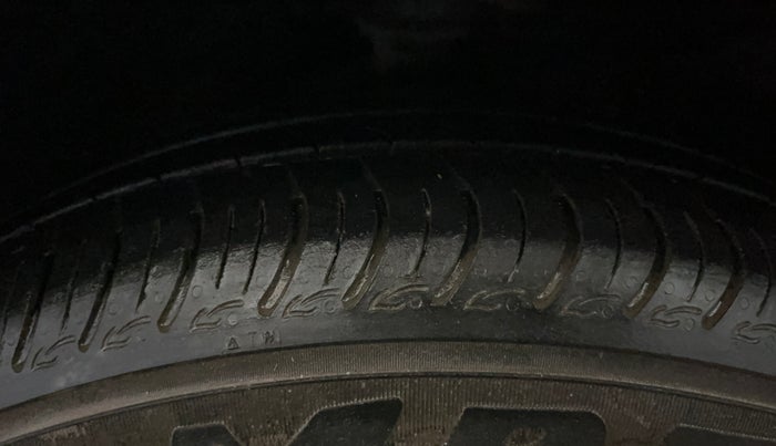 2014 Hyundai Grand i10 SPORTZ 1.2 KAPPA VTVT, Petrol, Manual, 48,162 km, Left Front Tyre Tread