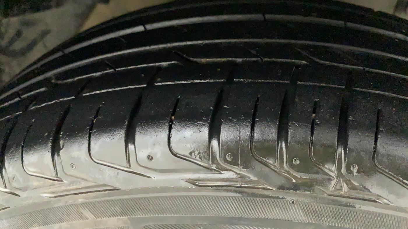 2019 Tata NEXON XM PETROL, Petrol, Manual, 39,278 km, Right Front Tyre Tread