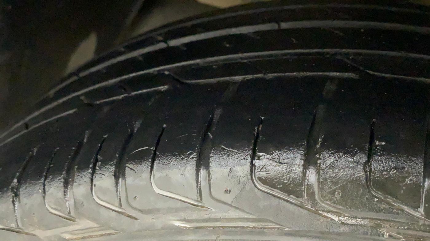 2019 Tata NEXON XM PETROL, Petrol, Manual, 39,278 km, Right Rear Tyre Tread