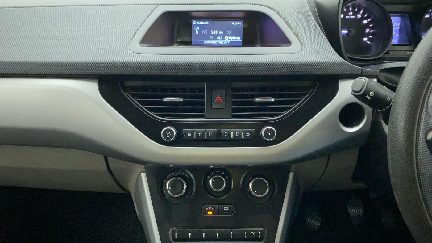 2019 Tata NEXON XM PETROL, Petrol, Manual, 39,278 km, Air Conditioner