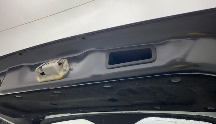 2019 Tata NEXON XM PETROL, Petrol, Manual, 39,278 km, Dicky (Boot door) - Slightly rusted