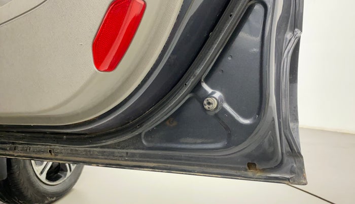2019 Tata NEXON XM PETROL, Petrol, Manual, 39,278 km, Driver-side door - Slightly rusted