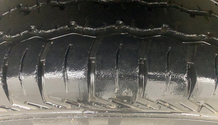 2023 Maruti Eeco 5 STR AC, Petrol, Manual, 6,638 km, Left Front Tyre Tread