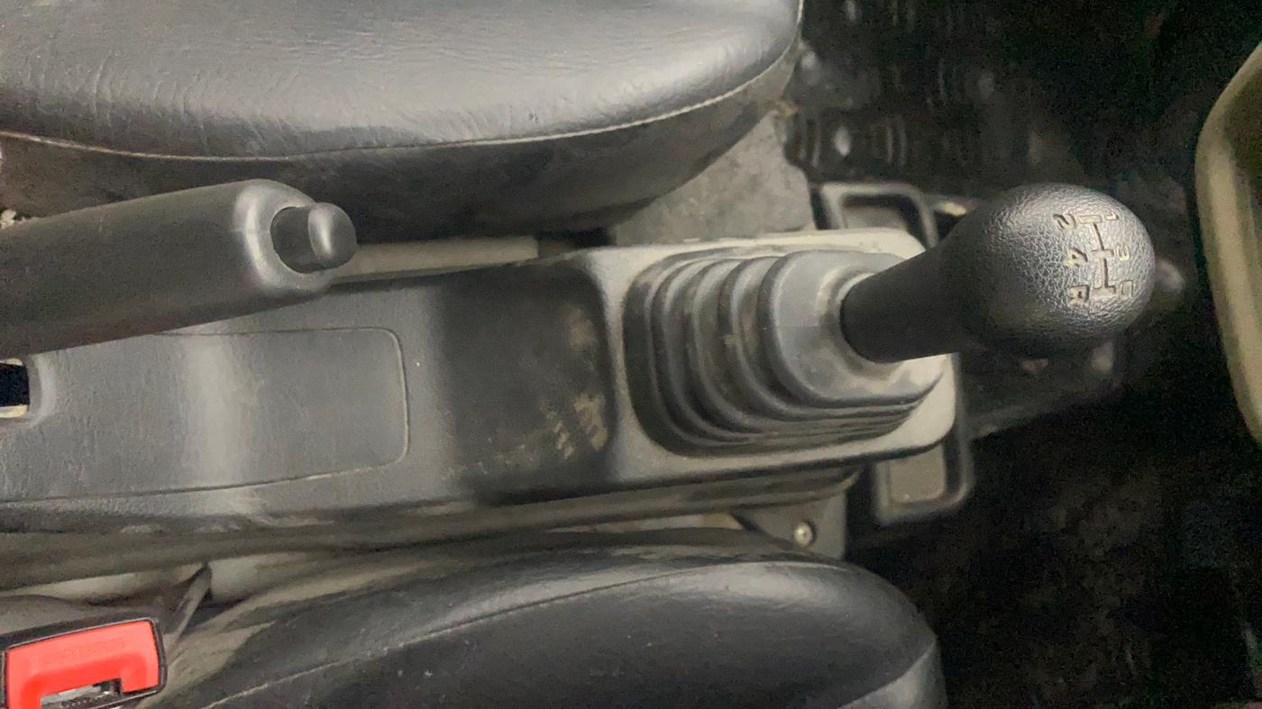 2023 Maruti Eeco 5 STR AC, Petrol, Manual, 6,694 km, Gear Lever