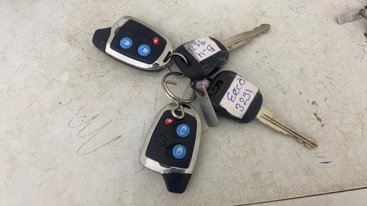 2023 Maruti Eeco 5 STR AC, Petrol, Manual, 6,694 km, Key Close Up