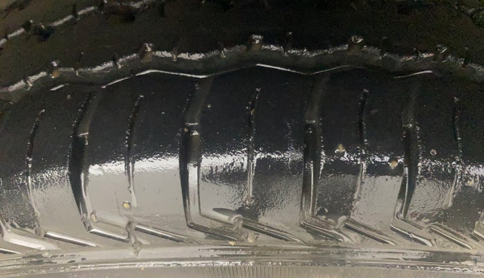 2023 Maruti Eeco 5 STR AC, Petrol, Manual, 6,638 km, Right Front Tyre Tread