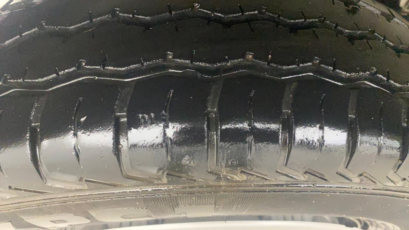 2023 Maruti Eeco 5 STR AC, Petrol, Manual, 6,694 km, Right Rear Tyre Tread