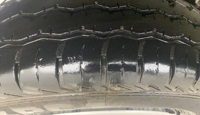 2023 Maruti Eeco 5 STR AC, Petrol, Manual, 6,638 km, Right Rear Tyre Tread