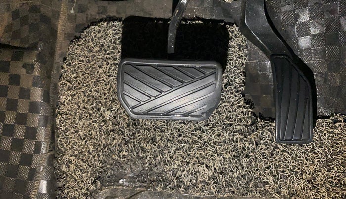 2018 Maruti Vitara Brezza VDI AMT, Diesel, Automatic, 91,205 km, Pedals