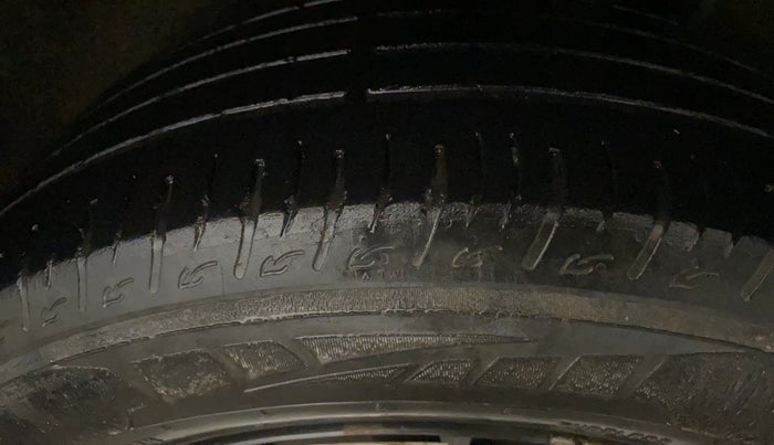 2018 Maruti Vitara Brezza VDI AMT, Diesel, Automatic, 91,205 km, Left Rear Tyre Tread