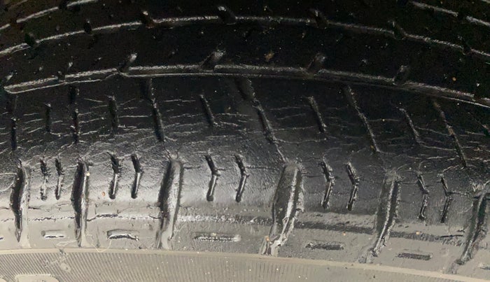 2015 Maruti Alto K10 VXI, Petrol, Manual, 35,164 km, Right Front Tyre Tread