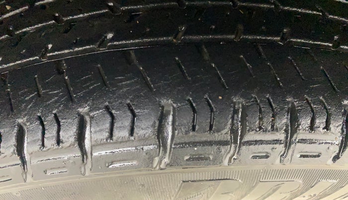 2015 Maruti Alto K10 VXI, Petrol, Manual, 35,164 km, Left Front Tyre Tread