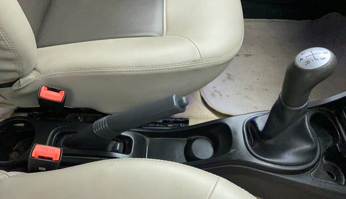 2016 Nissan Terrano XE 85 PS DEISEL, Diesel, Manual, 40,761 km, Gear Lever