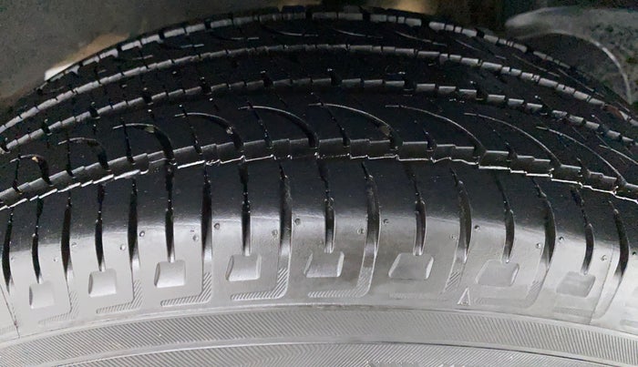 2016 Nissan Terrano XE 85 PS DEISEL, Diesel, Manual, 40,761 km, Left Rear Tyre Tread