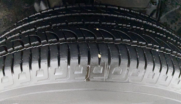 2016 Nissan Terrano XE 85 PS DEISEL, Diesel, Manual, 40,761 km, Right Front Tyre Tread