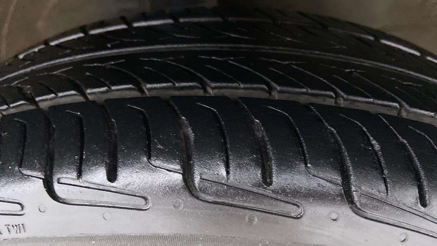 2018 Maruti Wagon R 1.0 VXI, Petrol, Manual, 66,794 km, Right Front Tyre Tread