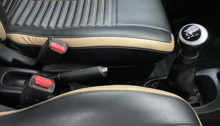 2018 Maruti Wagon R 1.0 VXI, Petrol, Manual, 66,794 km, Gear Lever