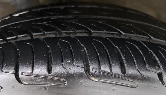 2018 Maruti Wagon R 1.0 VXI, Petrol, Manual, 66,794 km, Left Front Tyre Tread