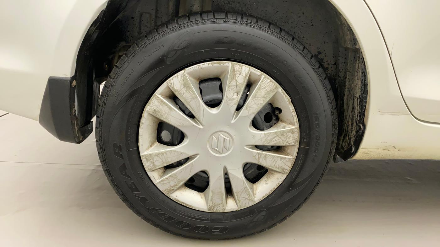 2015 Maruti Swift Dzire VXI, Petrol, Manual, 95,456 km, Right Rear Wheel