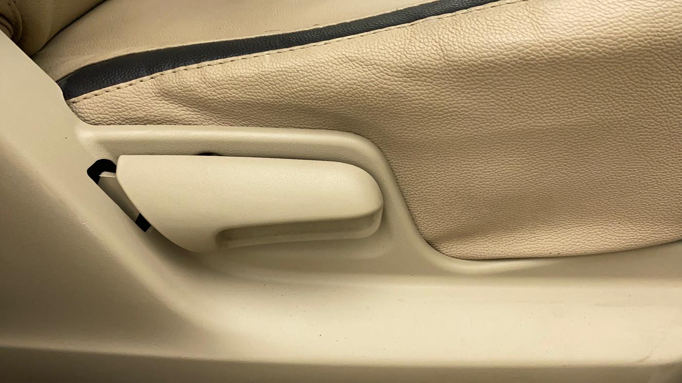 2015 Maruti Swift Dzire VXI, Petrol, Manual, 95,456 km, Driver Side Adjustment Panel