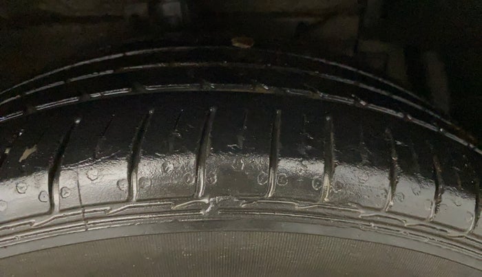 2019 Maruti Ciaz ALPHA  AT 1.5 SHVS PETROL, Petrol, Automatic, 36,031 km, Right Front Tyre Tread