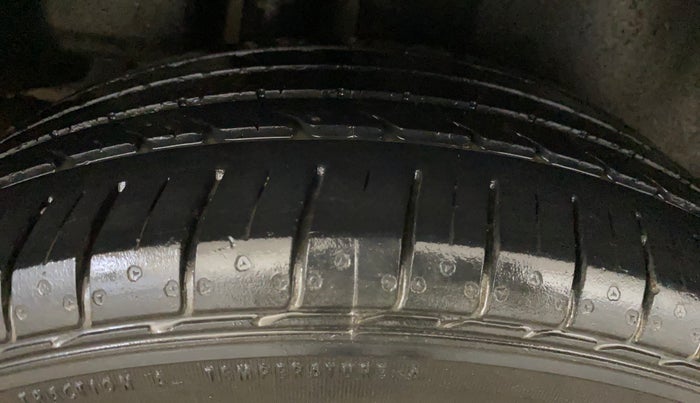 2019 Maruti Ciaz ALPHA  AT 1.5 SHVS PETROL, Petrol, Automatic, 36,031 km, Right Rear Tyre Tread