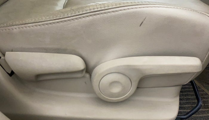 2019 Maruti Ciaz ALPHA  AT 1.5 SHVS PETROL, Petrol, Automatic, 36,031 km, Driver Side Adjustment Panel