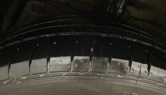 2019 Maruti Ciaz ALPHA  AT 1.5 SHVS PETROL, Petrol, Automatic, 36,031 km, Left Front Tyre Tread