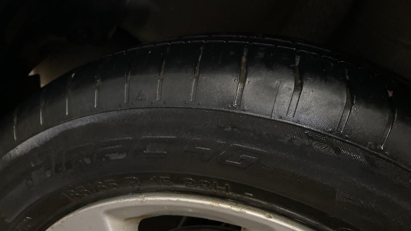 2015 Honda Jazz 1.2L I-VTEC V AT, Petrol, Automatic, 64,397 km, Right Rear Tyre Tread