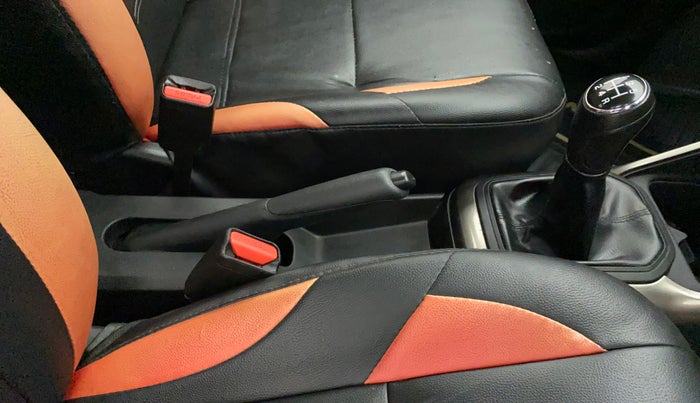 2017 Maruti IGNIS SIGMA 1.2, Petrol, Manual, 83,937 km, Gear Lever