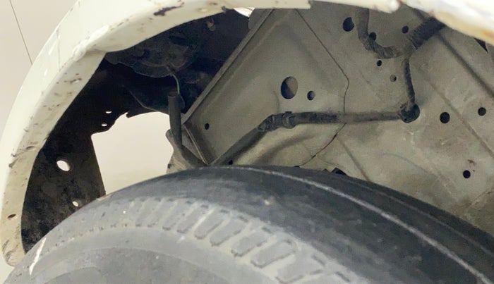 2013 Maruti Swift VXI, Petrol, Manual, 51,905 km, Left fender - Lining missing