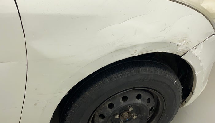 2013 Maruti Swift VXI, Petrol, Manual, 51,905 km, Right fender - Minor scratches