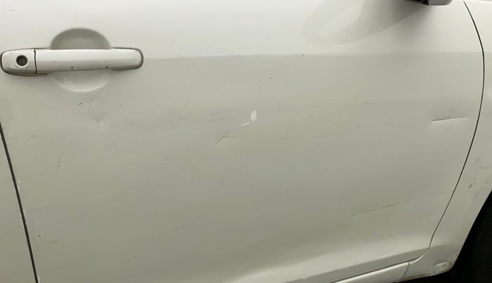 2013 Maruti Swift VXI, Petrol, Manual, 51,905 km, Driver-side door - Slightly dented