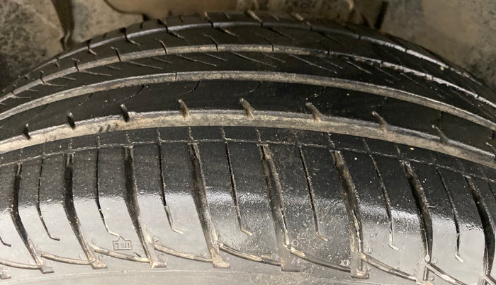 2018 Renault Duster RXS CVT 106 PS, Petrol, Automatic, 13,450 km, Left Front Tyre Tread