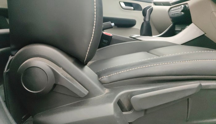 2022 Tata ALTROZ XZ PLUS PETROL, Petrol, Manual, 22,527 km, Driver Side Adjustment Panel