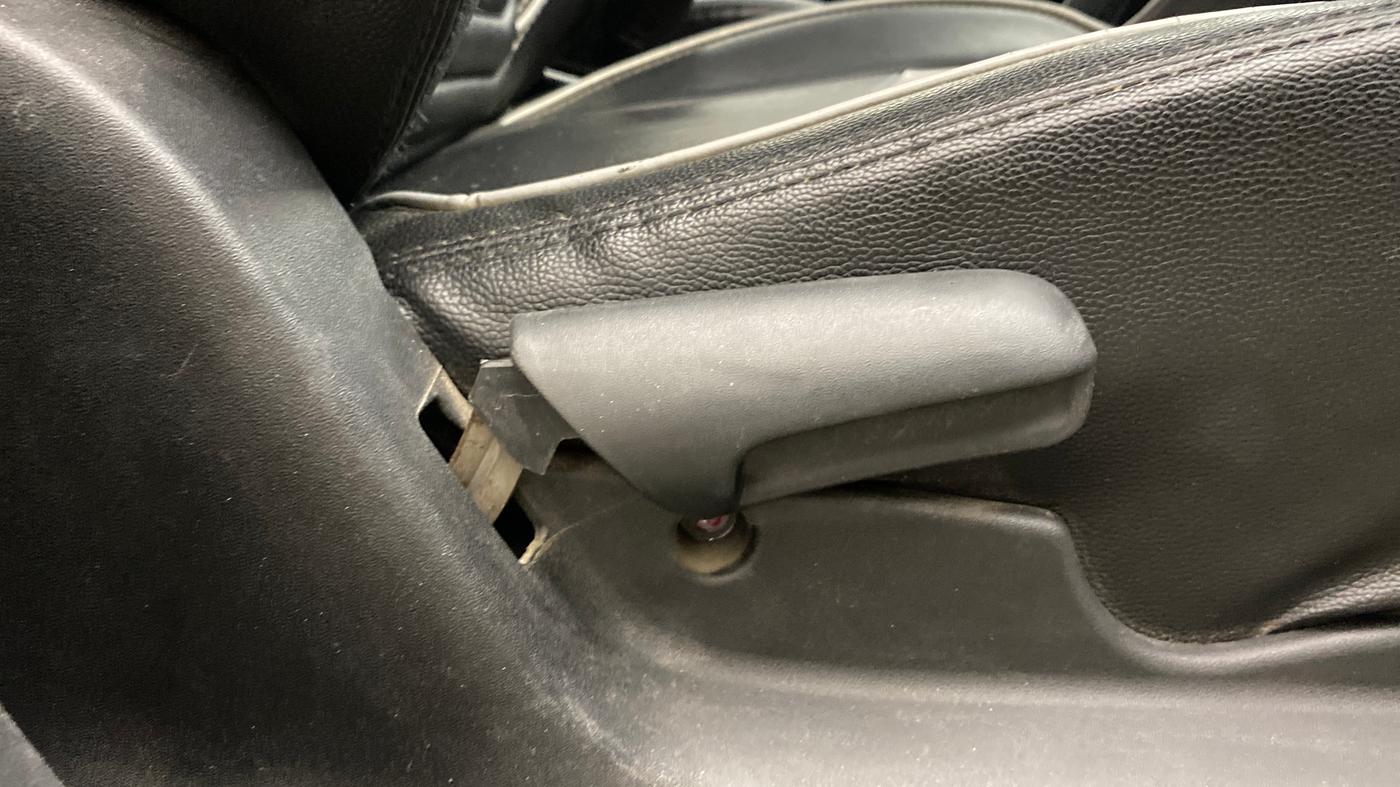 2022 Maruti Vitara Brezza VXI, Petrol, Manual, 54,374 km, Driver Side Adjustment Panel