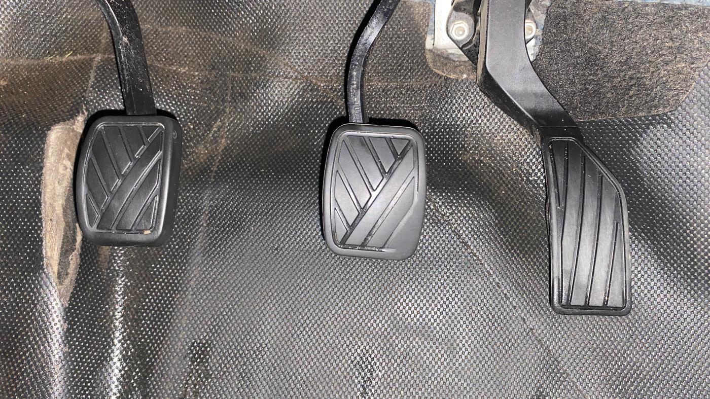 2022 Maruti Vitara Brezza VXI, Petrol, Manual, 54,374 km, Pedals