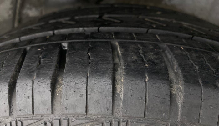 2013 Hyundai i20 SPORTZ 1.2, Petrol, Manual, 72,326 km, Left Rear Tyre Tread