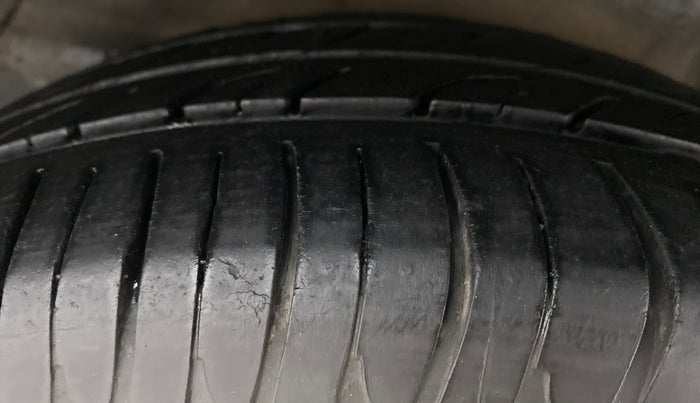 2013 Hyundai i20 SPORTZ 1.2, Petrol, Manual, 72,326 km, Right Rear Tyre Tread