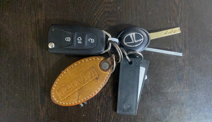 2023 Tata NEXON PURE 1.2 PETROL, Petrol, Manual, 8,972 km, Key Close Up
