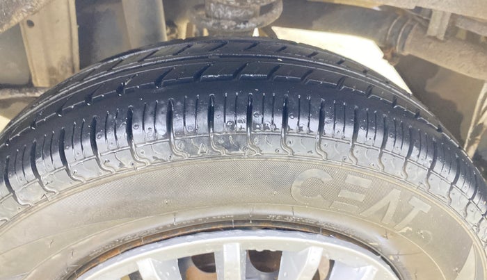 2015 Maruti Alto 800 LXI, Petrol, Manual, 49,527 km, Left Rear Tyre Tread