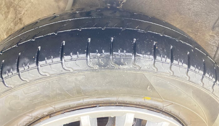 2015 Maruti Alto 800 LXI, Petrol, Manual, 49,527 km, Right Front Tyre Tread
